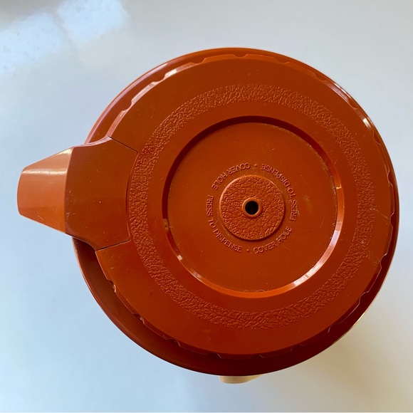 Vintage Aladdin Rust Pump•A•Drink Jug, 2 Liters - Picture 4 of 16